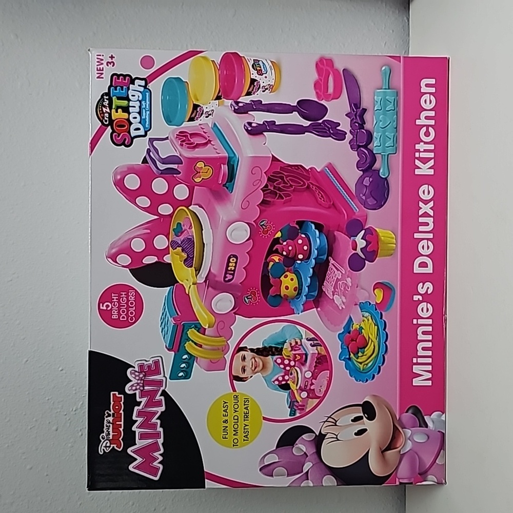 Crazart softee dough Minnie's deluxe kitchen